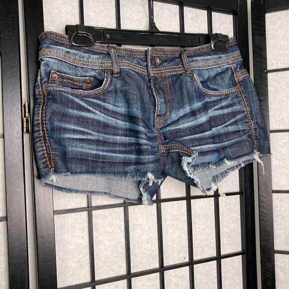 Refuge Distressed Mini Shorts Small 3 - Picture 2 of 9